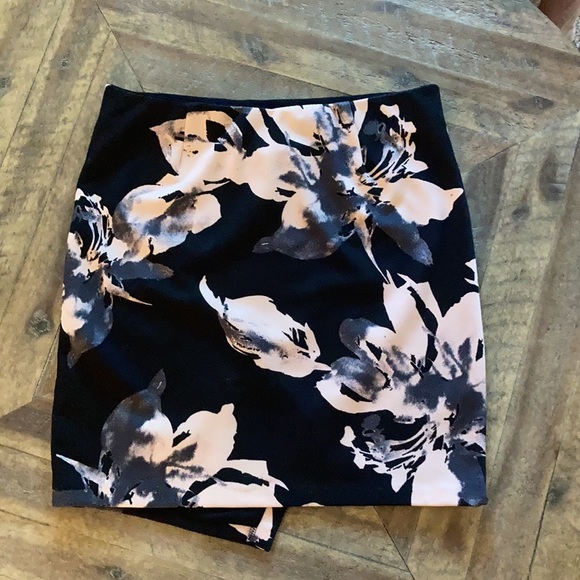 INC pencil skirt - Picture 2 of 4